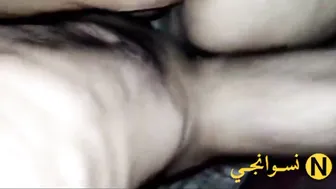فرسه مصريه طيزها مربربه حبيبها بيلعب بصوابعه ويحط زبه