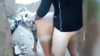 بنت محجبه بتتناك خلفي مع حبيبها وصاحبو وبتتفضح