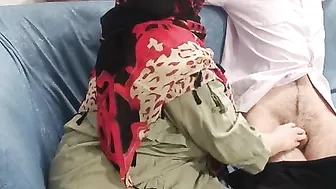 صاحب جوزها نازل نيك في طيزها الكبيرة بالفلوس