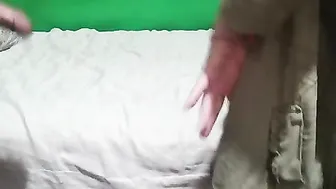 صاحب جوزها نازل نيك في طيزها الكبيرة بالفلوس
