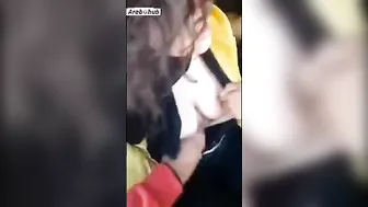 شرموطة مصرية حبيبها وصحابو بيقفشو بزازها الكبيرة