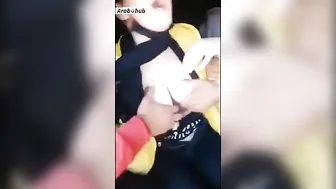 شرموطة مصرية حبيبها وصحابو بيقفشو بزازها الكبيرة