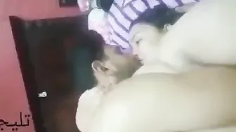 شرموطة مصرية بتخون جوزها وتتصور وقت نيكها