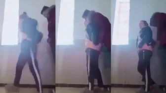 شرموطه حبيبها واخدها في الاوضه ونازل نيك خلفي في طيزها