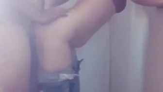 بنوته طيزها جامده حبيبها قلعها البنطلون وبينيكها خلفي