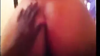 مغربية طيزها ملبن بتتنطط لعى الزب وتتوجع بصوت عالي