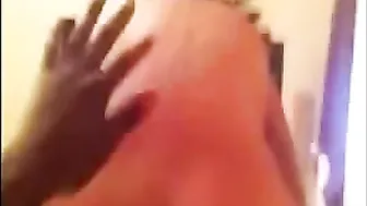 مغربية طيزها ملبن بتتنطط لعى الزب وتتوجع بصوت عالي
