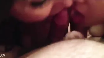 ممحونة خليجية بتمص زب عشيقها مع صديقتها الجديدة