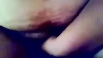 متناكة مصرية فلاحة بتمص في الزب وكلها هيجان وتتناك