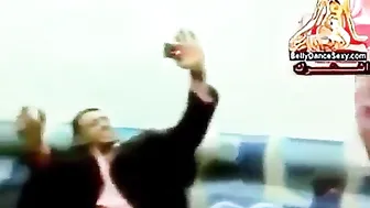 رقص نار من شرموطة مصرية لزبون في شقة مفروشة