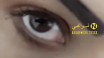متناكه محجبه ماسكه في الزب وفشخاه مص وتدليك زي المحرومه