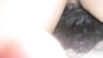 فاتح رجليها على الاخر ومش راحم كسها الهيجان نيك