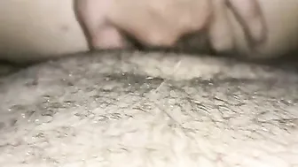 فاتح رجليها على الاخر ومش راحم كسها الهيجان نيك