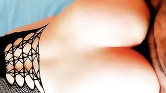 احلى كس وردي لمتناكة عربية بتلعب في كسها قبل نيكها