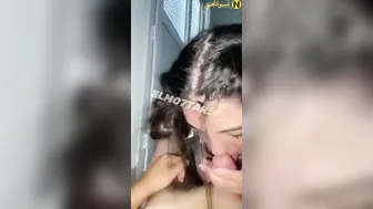 بت بزازها جامده حبيبها مقلعها وبتمصله وينيك كسها ويصورها
