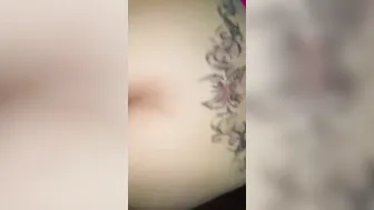 مزة مصرية بتتناك في بيتها من حبيبها بالقميص الاحمر