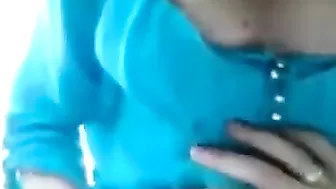 مزة مغربية بتتنطط على الزب الكبير وحبيبها
