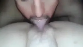 ممحونة مغربية حبيبها بيلحس في كسها وهي تصوره