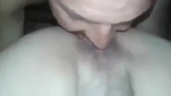 ممحونة مغربية حبيبها بيلحس في كسها وهي تصوره