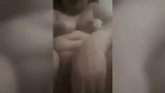 مربربة عراقية بتصور لعشيقها كسها وجسمها المولع