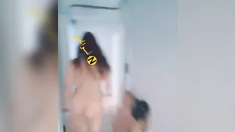جسمها مولع وعشيقها بينيكها بجميع الاوضاع في الفندق