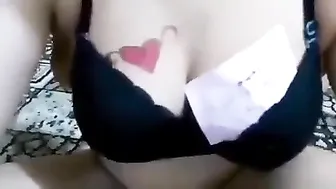 عراقية ممحونة بتمص الزب للزبون وتدلع في الفيديو