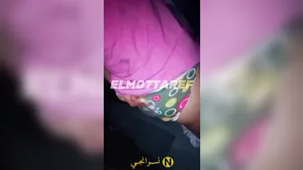 بنوتة بزازها ملبن بتصور لحبيبها وتهيجه على بزازها