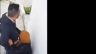 محجبة مغربية بتمص زب حبيبها في الشارع وتتناك خلفي