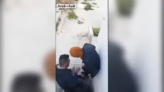 محجبة مغربية بتمص زب حبيبها في الشارع وتتناك خلفي