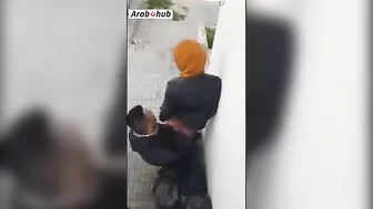 محجبة مغربية بتمص زب حبيبها في الشارع وتتناك خلفي