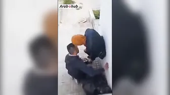 محجبة مغربية بتمص زب حبيبها في الشارع وتتناك خلفي