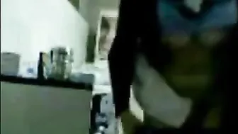 متناكة مغربية محجبة بتمص زب الطبيب وتستمتع