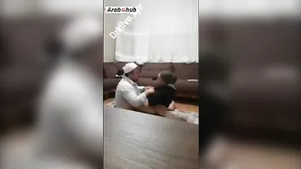مزة مغربية بتتناك من جارها الجديد وتتفضح