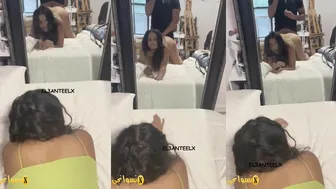 شرموطة خليجية عشيقها بينيك طيزها ويصورها من المراية