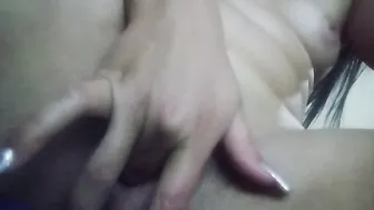 متناكة ممحونة على الاخر فاشخه كسها فرك وبتيجبهم