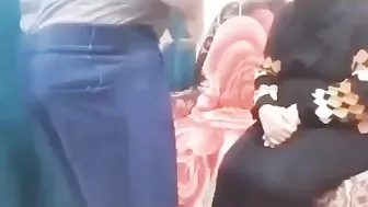 منقبة فاجر جوزها بيتفرج عليها وهي بتتناك وتمص الزب