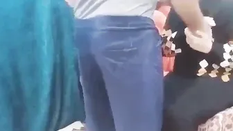 منقبة فاجر جوزها بيتفرج عليها وهي بتتناك وتمص الزب