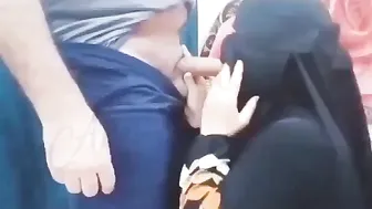 منقبة فاجر جوزها بيتفرج عليها وهي بتتناك وتمص الزب