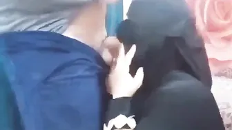منقبة فاجر جوزها بيتفرج عليها وهي بتتناك وتمص الزب