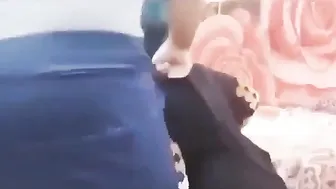 منقبة فاجر جوزها بيتفرج عليها وهي بتتناك وتمص الزب