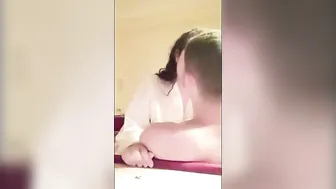 الواد واخد عمته الحمام وفاشخ كسها بمختلف الاوضاع