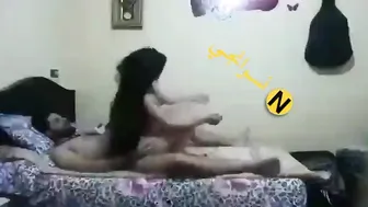 مزة عراقية بتركب الزب وتاخده كامل بكسها