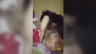 لبوة خليجية بجسم ملبن نازله في عشيقها بوس وينيكها