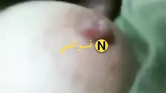 محجبه شرموطه عشيقها بيعلب في كسها ويقفش بزازها ويصورها