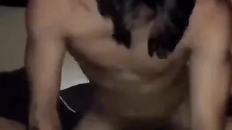 بنوته جميله طيزها جامده عشيقها نازل نيك خلفي وتتصور