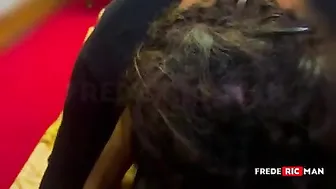 مزة مصرية بتتناك على الارض وطيزها كبيرة وملبن