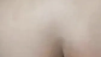 خليجية محجبة بتمص الزب بكل هيجان وتتناك خلفي عنيف
