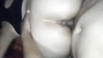 محرومة من النيك بتقول لعشيقها حط زبك كله بطيزي