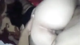 محرومة من النيك بتقول لعشيقها حط زبك كله بطيزي