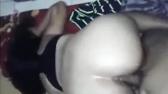 محرومة من النيك بتقول لعشيقها حط زبك كله بطيزي